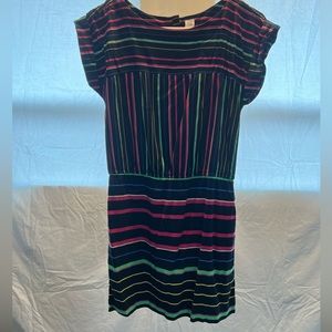 Fun capped sleeve, rayon Gap kids dress (size 12) with pockets!
